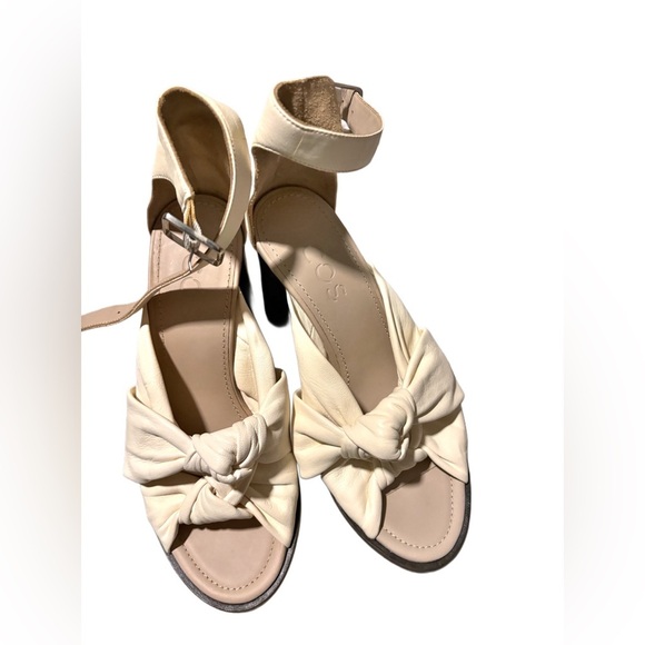 Cos white leather double knotted swing block heel size 6 USA practically new - Picture 2 of 10